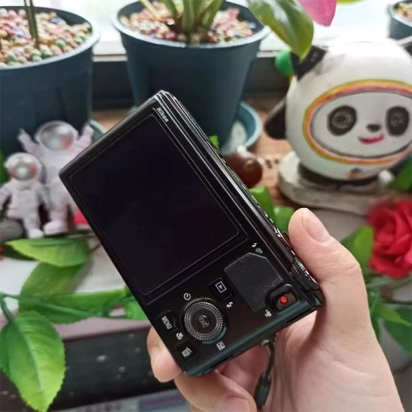 Nikon Coolpix S9400 18.1mp Digital Camera 18x Optical Zoom Wbattery Black Refurbished