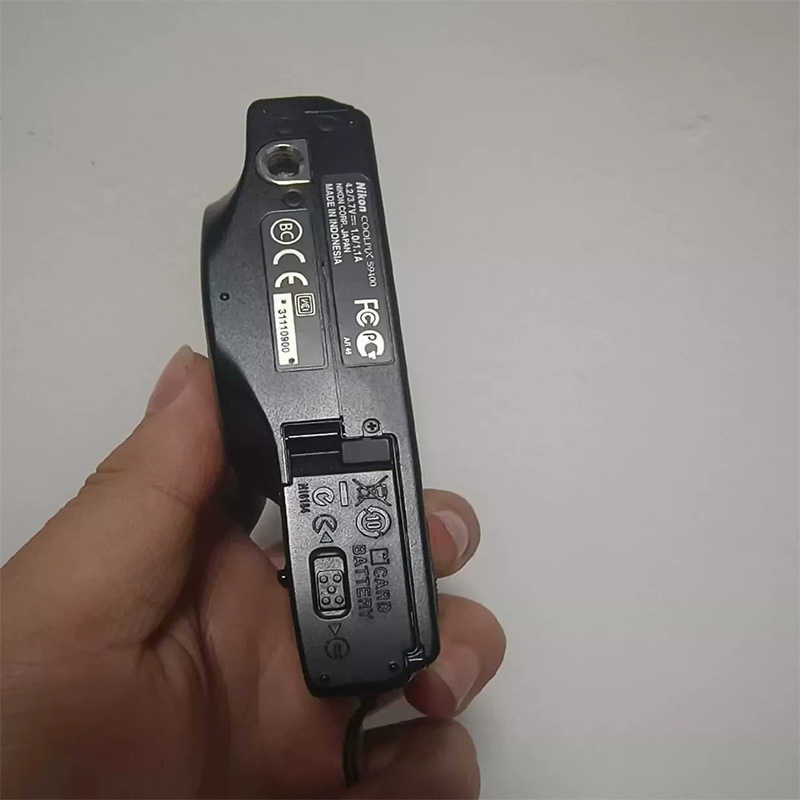 Nikon Coolpix S9400 18.1mp Digital Camera 18x Optical Zoom Wbattery Black Refurbished5