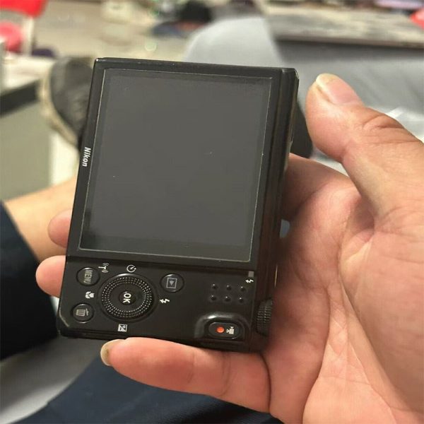 Nikon Coolpix S9500 18.1mp 22x Zoom Digital Camera Wi Fi Black Refurbished2