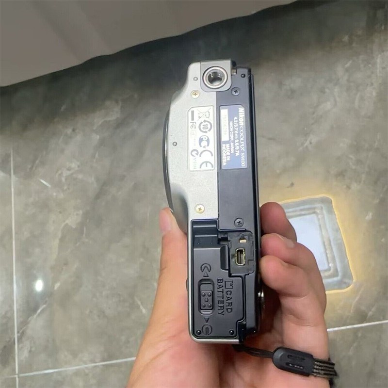 Nikon Coolpix S9100 Compact Digital Camera 12.1 Megapixels 18x Wide Zoom Sliver Refurbished2